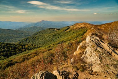 Sonbahar dağ manzarası. Bieszczady Dağları, Polonya.