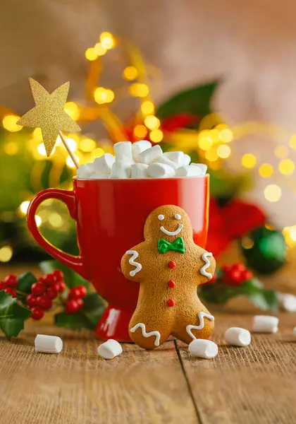 Vánoční Domácí Perníková Sušenka Šálek Horké Čokolády Marshmallow Dřevěném Stole — Stock fotografie