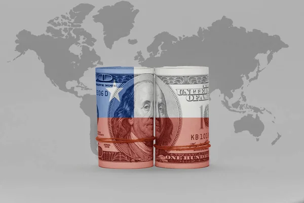 Ulusal Şili Bayrağı Dolar Üzerinde Para Banknotu Gri Dünya Haritasında — Stok fotoğraf