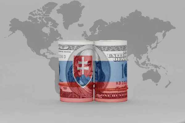 Ulusal Slovakya Bayrağı Dolar Üzerinde Para Banknotu Gri Dünya Haritasında — Stok fotoğraf