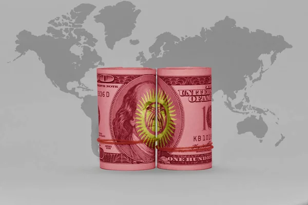 Flaga Narodowa Kirgistanu Banknotze Pieniądza Dolara Szarym Tle Mapy Świata — Zdjęcie stockowe