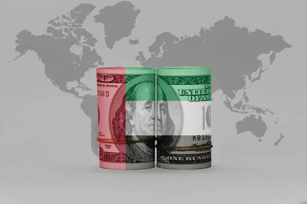 グレーの世界地図の背景にあるドル紙幣のアラブ首長国連邦の国旗3Dイラスト — ストック写真