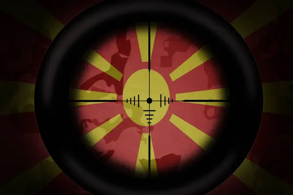 Âmbito Sniper Destinado Bandeira Nacional Macedônia Fundo Textura Cáqui Conceito — Fotografia de Stock