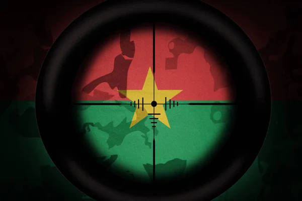 Alcance Francotirador Dirigido Bandera Nacional Burkina Faso Fondo Textura Caqui —  Fotos de Stock