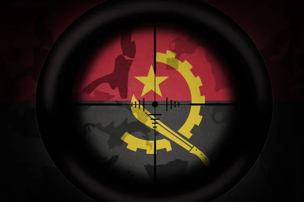 Alcance Francotirador Dirigido Bandera Nacional Angola Fondo Textura Caqui Concepto —  Fotos de Stock