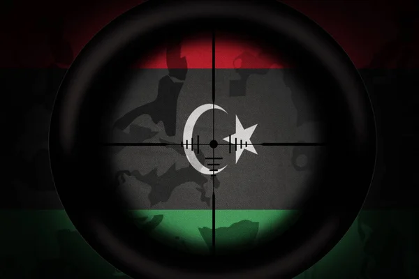 Âmbito Sniper Destinado Bandeira Nacional Líbia Sobre Fundo Textura Cáqui — Fotografia de Stock