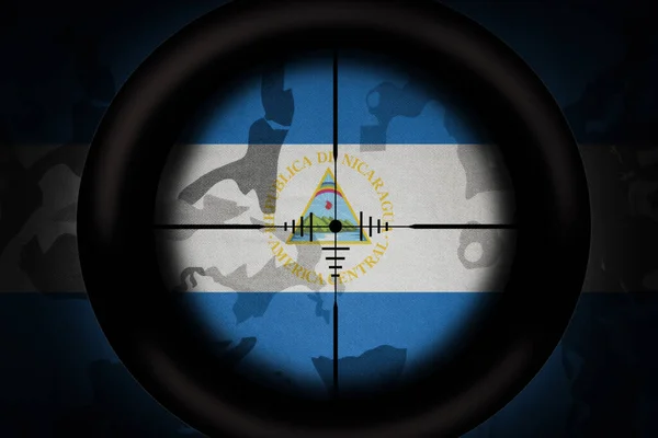 Снайперский Прицел Нацелен Национальный Флаг Никарагуа Фоне Текстуры Хаки Военная — стоковое фото