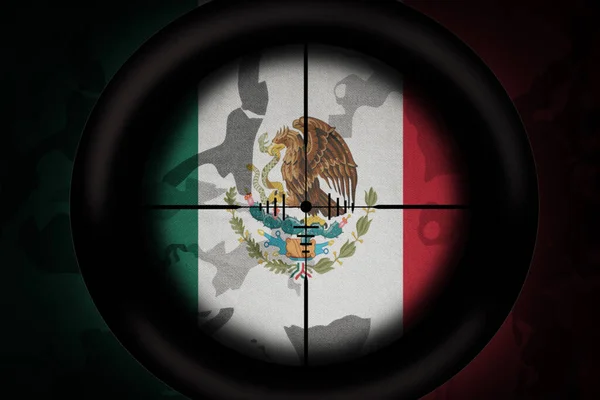 Portée Sniper Visant Drapeau National Mexique Sur Fond Texture Kaki — Photo