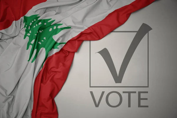 Lübnan Renkli Bayrağını Gri Bir Arkaplanda Metin Oyuyla Sallıyordu Seçim — Stok fotoğraf