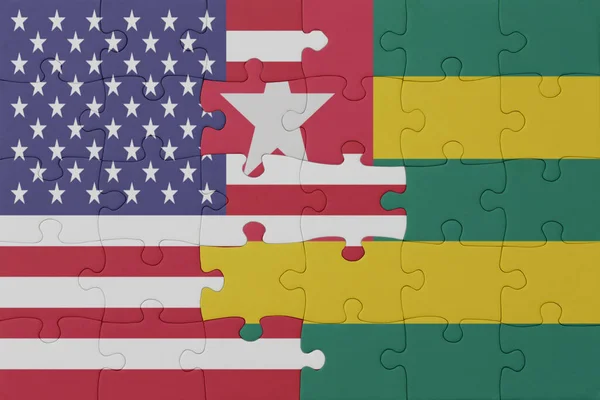 토고의 국기와 미국의 퍼즐이었습니다 매크로 — 스톡 사진
