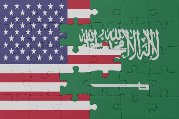 Головоломка Національним Прапором Саудівської Аравії Єднаних Держав Америки Концепція Macro — стокове фото