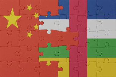 Orta Afrika Cumhuriyeti ve Çin 'in ulusal bayrağıyla ilgili bulmacalar. Makro. Kavram. 3d illüstrasyon