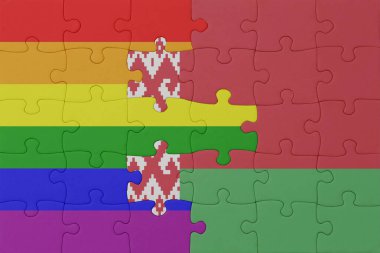 Gökkuşağı bayrağı eşcinsellik gururu ve Belarus 'un bulmacası. Makro. Kavram. 3d illüstrasyon