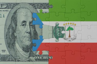 Ulusal Ekvator Gine bayrağı ve dolar banknotları bulmacası. Makro. Kavram. 3d illüstrasyon