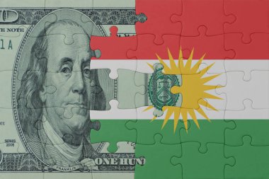 Ulusal Kürdistan bayrağı ve dolar banknotuyla ilgili bulmacalar. Makro. Kavram. 3d illüstrasyon