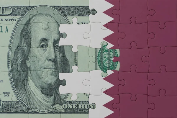 Puzzle Mit Der Nationalflagge Von Katar Und Dollar Banknote Macro — Stockfoto