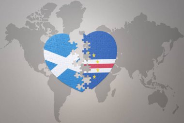 Pelerin Verde ve İskoçya 'nın ulusal bayrağıyla bir dünya haritası üzerinde bulmaca kalbi. 3B illüstrasyon