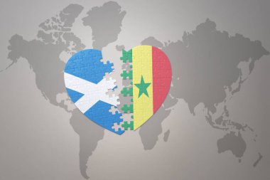 Senegal ve İskoçya 'nın ulusal bayrağını bir dünya haritasında bulmaca kalbi. 3B illüstrasyon