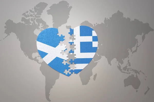 Serce Puzzle Flagą Narodową Grecji Szkocji Tle Mapy Świata Concept — Zdjęcie stockowe
