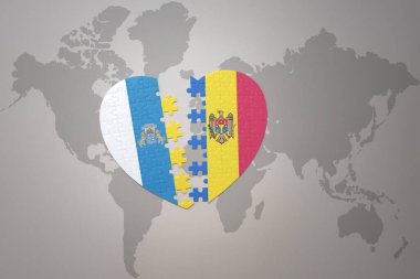Moldova ve kanarya adalarının ulusal bayrağıyla bir dünya haritası üzerinde bulmaca kalbi. 3B illüstrasyon