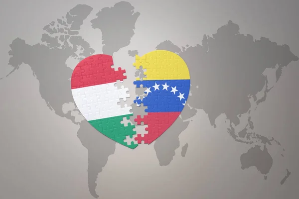 Coração Quebra Cabeça Com Bandeira Nacional Venezuela Húngaro Mapa Mundo — Fotografia de Stock