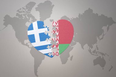 Belarus ve Yunanistan 'ın ulusal bayrağını taşıyan bulmaca kalbi dünya haritasında. 3B illüstrasyon