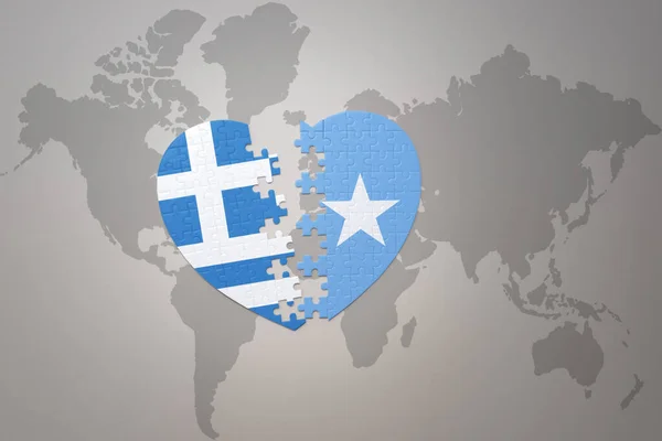 在世界地图的背景上 将希腊国旗与希腊国旗拼凑在一起 3D插图 — 图库照片