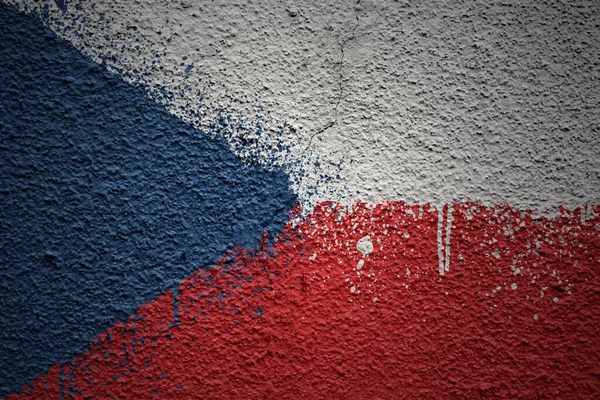 Kolorowe Malowane Duże Flagi Narodowe Republiki Czeskiej Masywnym Starym Pękniętym — Zdjęcie stockowe