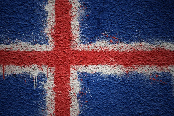 Kolorowe Malowane Dużą Flagę Narodową Islandu Masywnym Starym Pękniętym Murze — Zdjęcie stockowe