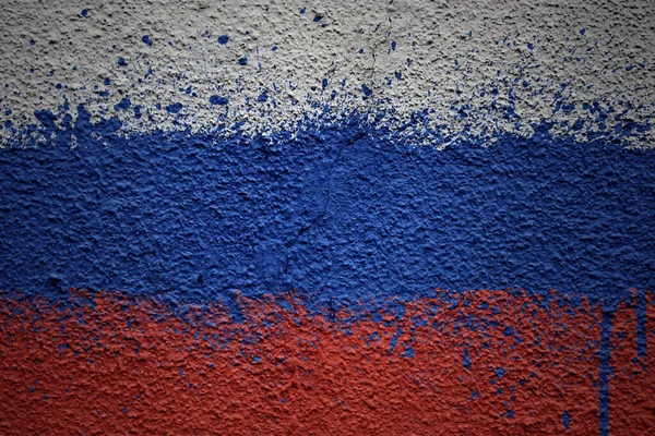 Kolorowe Malowane Duże Flagi Narodowe Rosji Masywnym Starym Pękniętym Murze — Zdjęcie stockowe