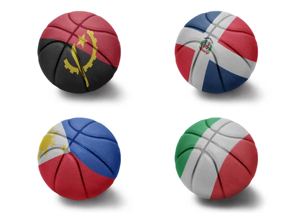 Basketbalové Míče Barevnými Národními Vlajkami Angoly Dominikánské Republiky Filipíny Italsky — Stock fotografie