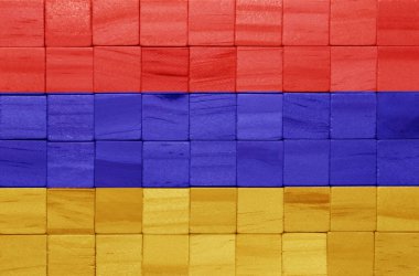 Ahşap bir küp dokusuna rengarenk boyalı Ermenistan bayrağı. 3d illüstrasyon