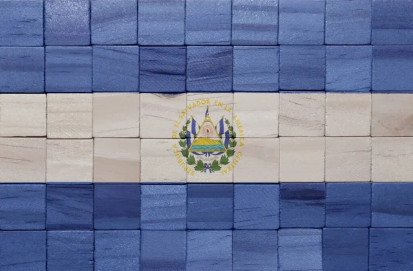Πολύχρωμα Ζωγραφισμένα Μεγάλη Εθνική Σημαία Του Σαλβαδόρ Μια Ξύλινη Κυβάκια — Φωτογραφία Αρχείου