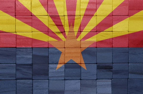 Bunt Bemalte Große Nationalflagge Des Bundesstaates Arizona Auf Einem Holzwürfel — Stockfoto