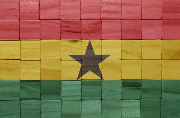 Πολύχρωμα Ζωγραφισμένα Μεγάλη Εθνική Σημαία Της Ghana Μια Ξύλινη Κυβάκια — Φωτογραφία Αρχείου