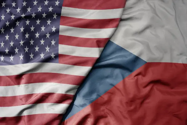 Великий Махаючий Барвистий Прапор Єднаних Держав Америки Національний Прапор Чехії — стокове фото