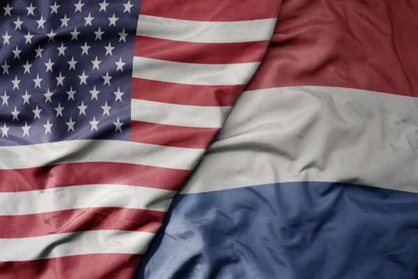 Nagy Színes Zászlót Lobogtatva Amerikai Egyesült Államok Alföld Nemzeti Lobogója — Stock Fotó