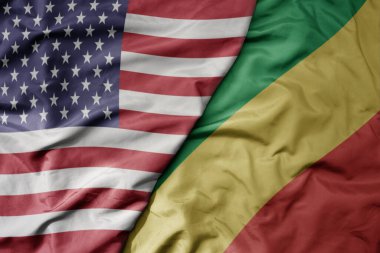 Amerika Birleşik Devletleri 'nin büyük renkli bayrağı ve Kongo Cumhuriyeti' nin ulusal bayrağı. makro