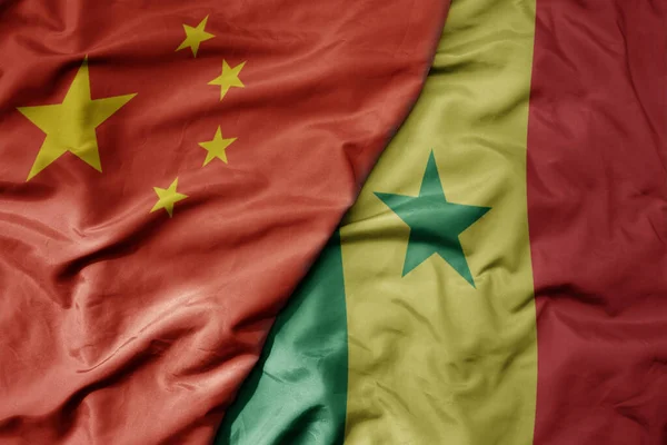 Gran Ondeando Bandera Nacional Colorida China Bandera Nacional Senegal Macro — Foto de Stock