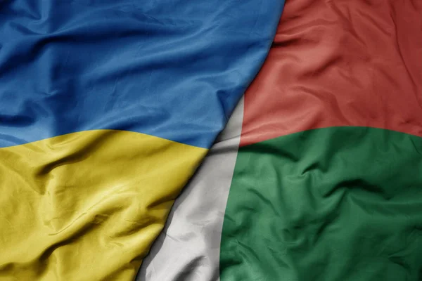 Gran Ondeando Bandera Nacional Colorida Ucrania Bandera Nacional Madagascar Macro —  Fotos de Stock