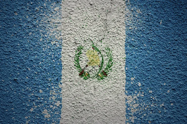 Colorato Dipinto Grande Bandiera Nazionale Guatemala Una Massiccia Vecchia Parete — Foto Stock