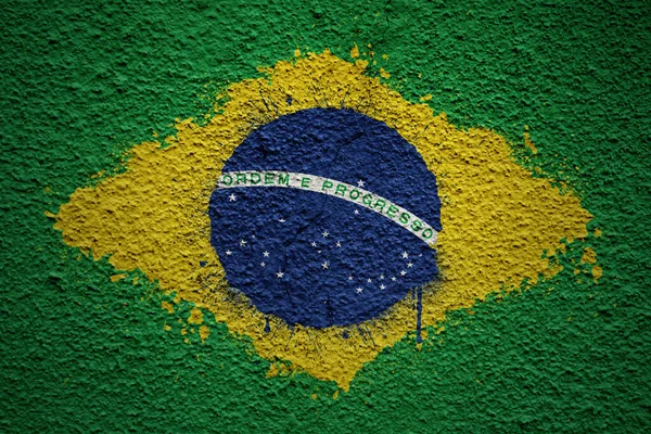 Bunt Bemalte Große Nationalflagge Brasiliens Auf Einer Massiven Alten Rissigen — Stockfoto
