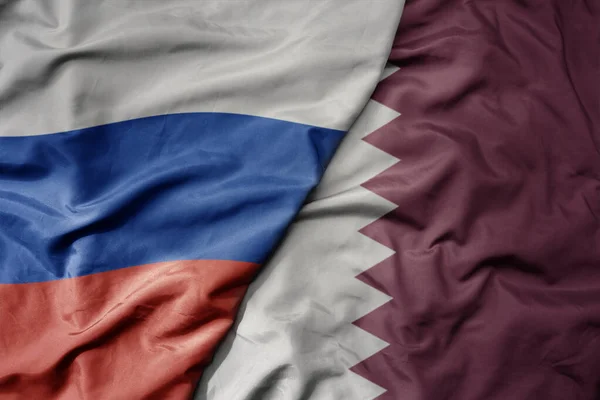 Великий Махаючий Реалістичний Національний Барвистий Прапор Росії Національний Прапор Катару — стокове фото