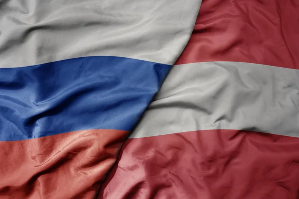 Velká Vlnící Realistická Národní Barevná Vlajka Ruska Národní Vlajky Rakouska — Stock fotografie