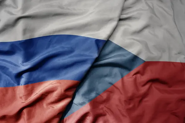 Великий Махаючий Реалістичний Національний Барвистий Прапор Росії Національний Прапор Чехії — стокове фото