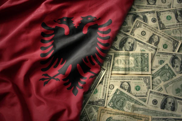 Большой Красочный Размахивая Национальным Флагом Албании Фоне Американских Долларов Деньги Лицензионные Стоковые Изображения