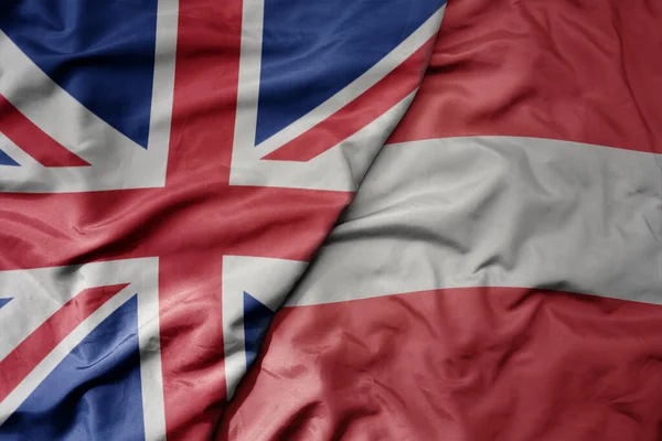 大摇大摆的五彩缤纷的英国国旗和澳大利亚国旗 — 图库照片