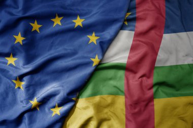 Avrupa Birliği 'nin gerçekçi ulusal bayrağı ve Orta Afrika Cumhuriyeti' nin ulusal bayrağı sallanıyor. makro