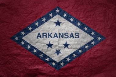 Arkansas eyaletinin rengarenk büyük ulusal bayrağı grunge eski kağıt dokusu arka planında