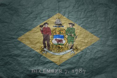 Delaware eyaletinin rengarenk büyük ulusal bayrağı eski kağıt dokusu arka planında